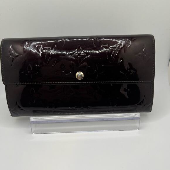 Louis Vuitton Vernis Amaranth Sarah Wallet - Picture 1 of 10